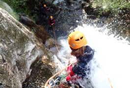 Descente En Rappel En Canyoning Près Du Vigan Dans Les Cévennes