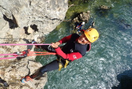 Descente En Rappel Au Canyon Du Diable, Près De Montpellier Dans L'Hérault