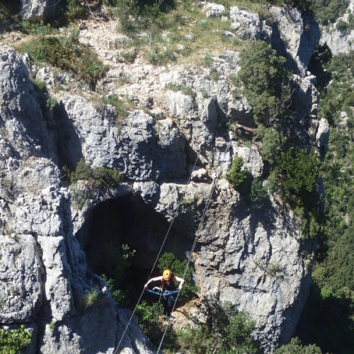 Via-ferrata Du Thaurac Et Son Pont De Singe Dans L'Hérault