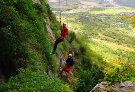 Randonnée-rappel Près De Montpellier Dans L'Hérault Au Pic Saint Loup