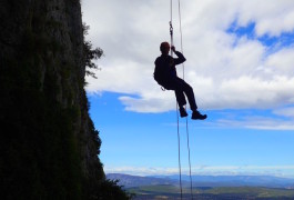 Rappel Au Pic Saint-Loup Près De Montpellier