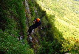 Randonnée-rappel Au Pic Saint-Loup Près De Montpellier En Occitanie