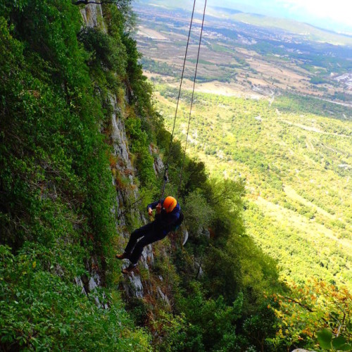 Randonnée-rappel Au Pic Saint-Loup Près De Montpellier En Occitanie