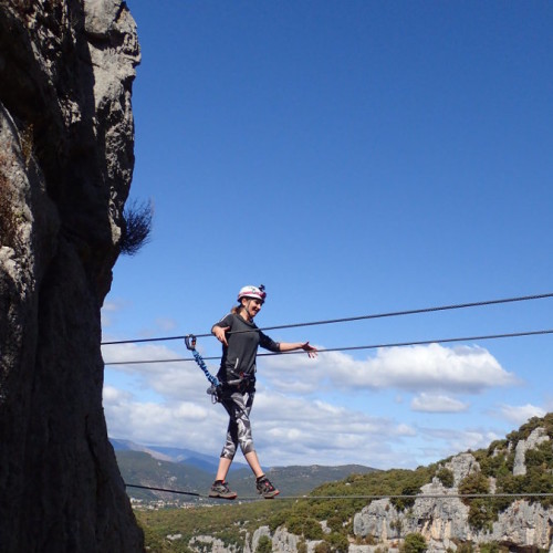 Via-ferrata Du Thaurac Dans L'Hérault Près De Montpellier Et Son Pont De Singe