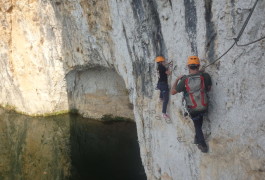 Via-ferrata Près De Nîmes Et Montpellier Au-dessus Du Vidourle