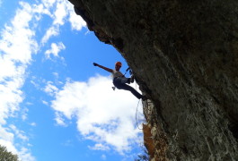 Le Parcours Difficile Dans La Via-ferrata Du Vidourle