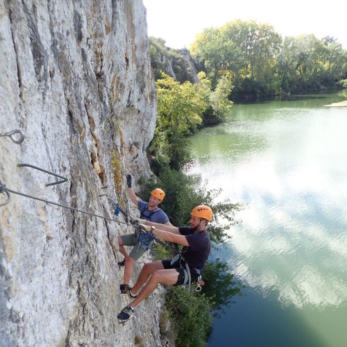 Via-ferrata Près De Nîmes Dans Le Gard Au-dessus Du Vidourle