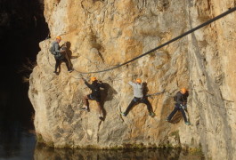 Près Du Vidourle, Une Via-ferrata Aux Alentours De Nîmes Dans Le Gard