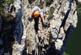 Via-ferrata Du Vidoulre Près De Saint-Sériès Et Nîmes Dans Le Gard